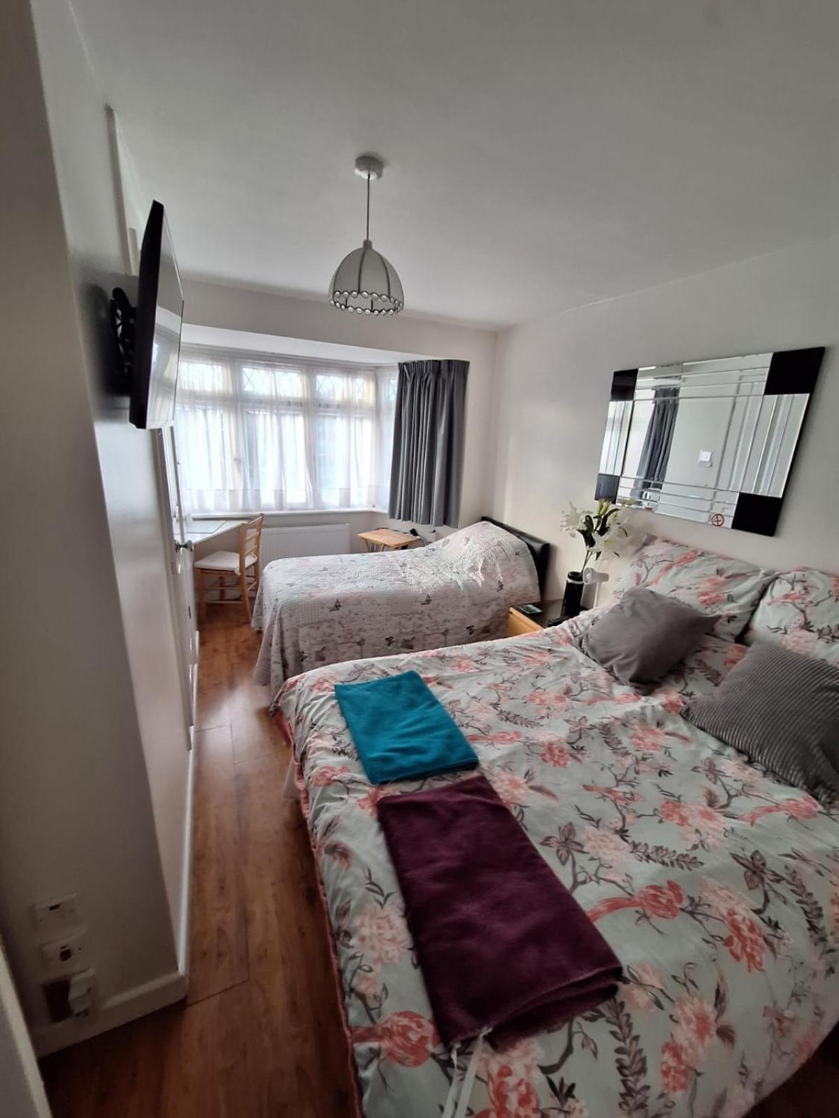 Harrow B & B Buitenkant foto