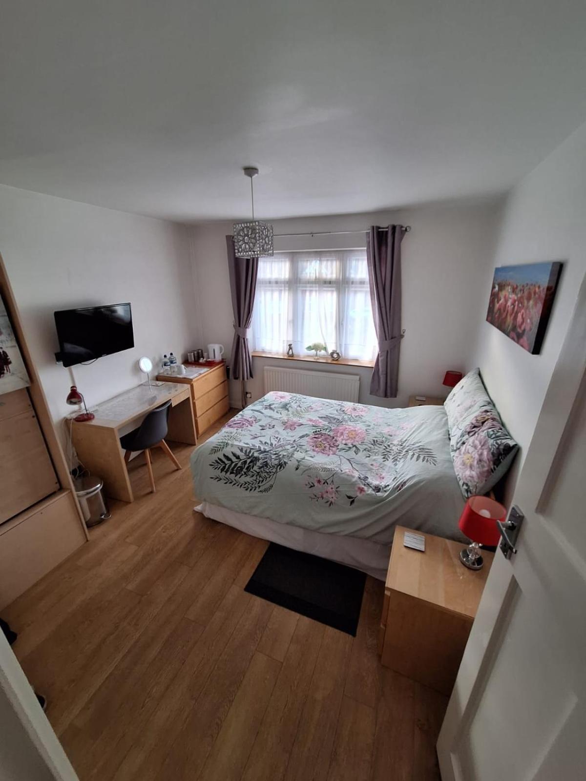 Harrow B & B Buitenkant foto