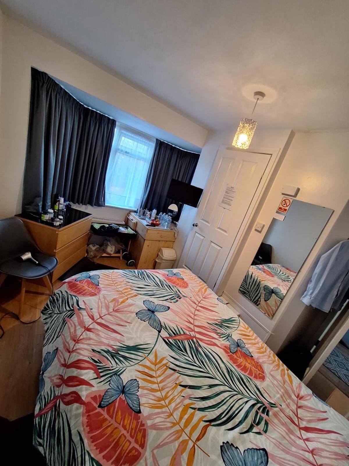 Harrow B & B Buitenkant foto